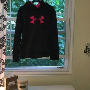black & pink under armour sweatshirt